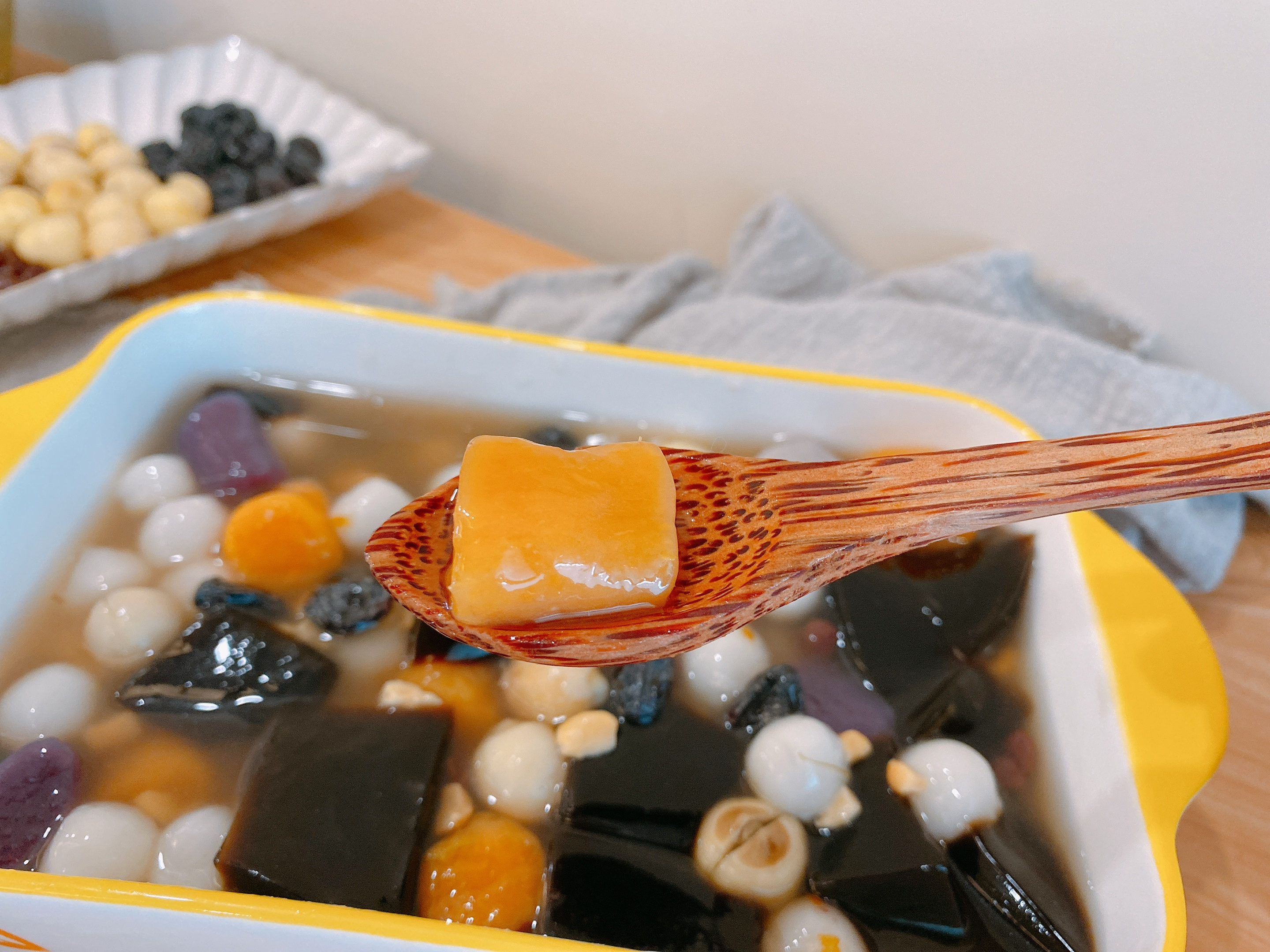 天气热试试冷饮拼盘，用料足清凉降火，比烧仙草还好吃，解暑神器