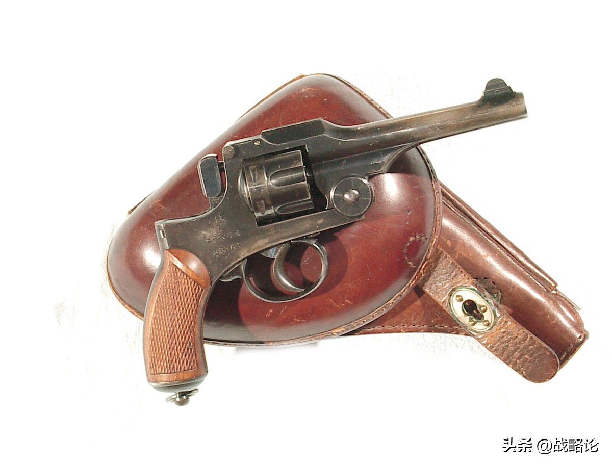 Japan's first domestically produced pistol, the 26-style revolver, the ...