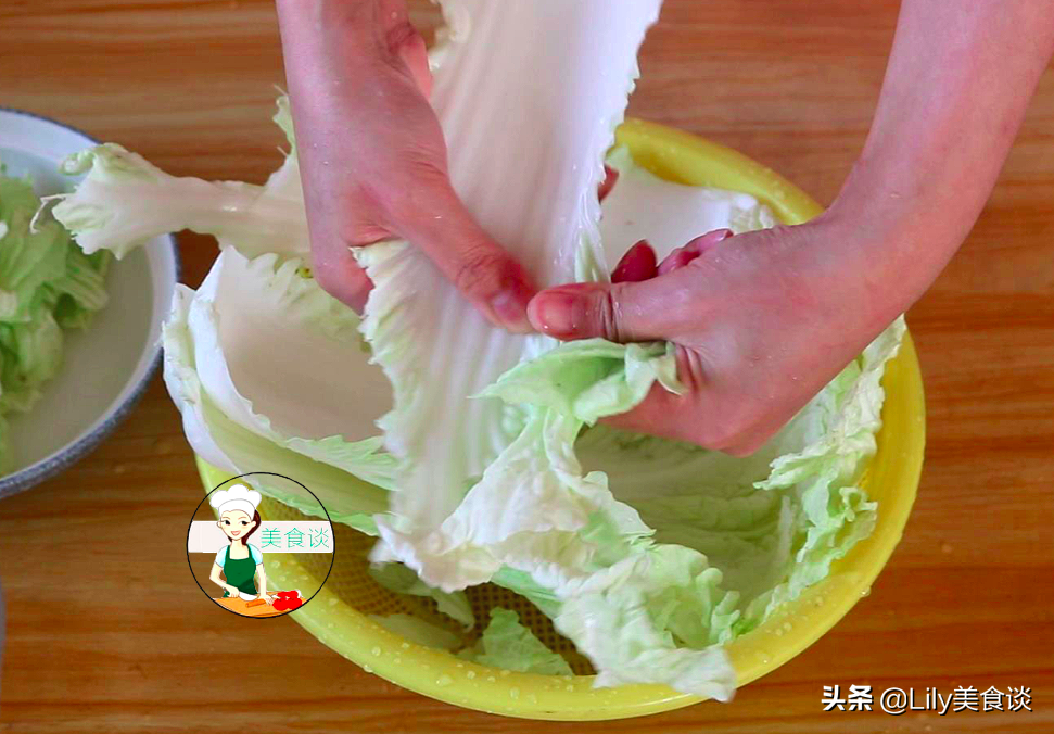 白菜燉豆腐時，先燉豆腐還是先炒白菜？ 都不對，大廚教你正確做法