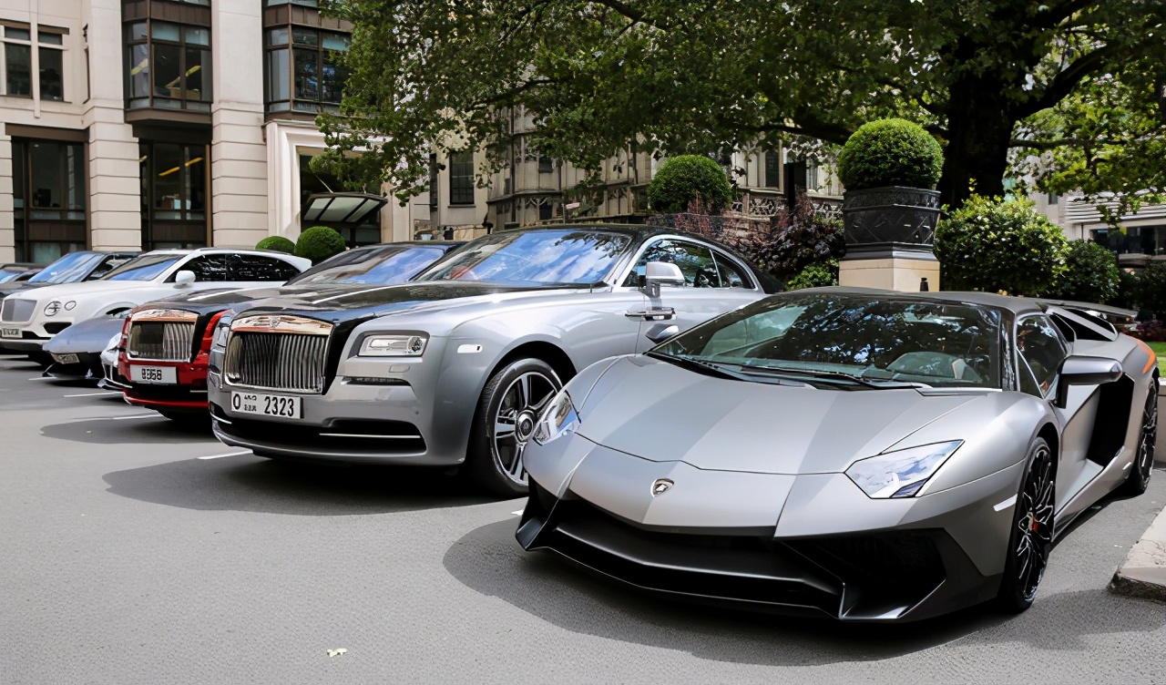 伊朗石油遭美國製裁，再便宜也無人敢買，中國不畏強權伸出援手