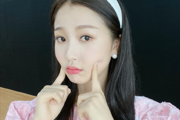 虞书欣小号道歉回应争议，曾取关Lisa又重新关注，粉丝却力挺她？