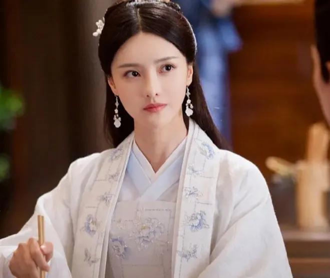 Zhang Zhixi, a beautiful actress who is suitable for acting in a ...