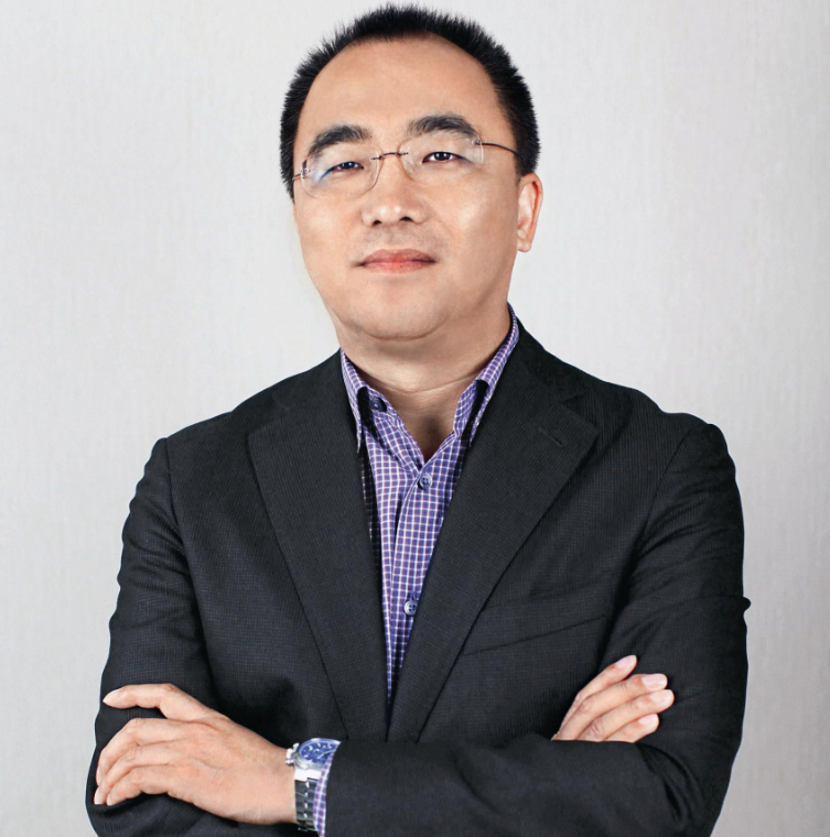 从诗人到湖北首富，前后花3亿元资产做慈善，他