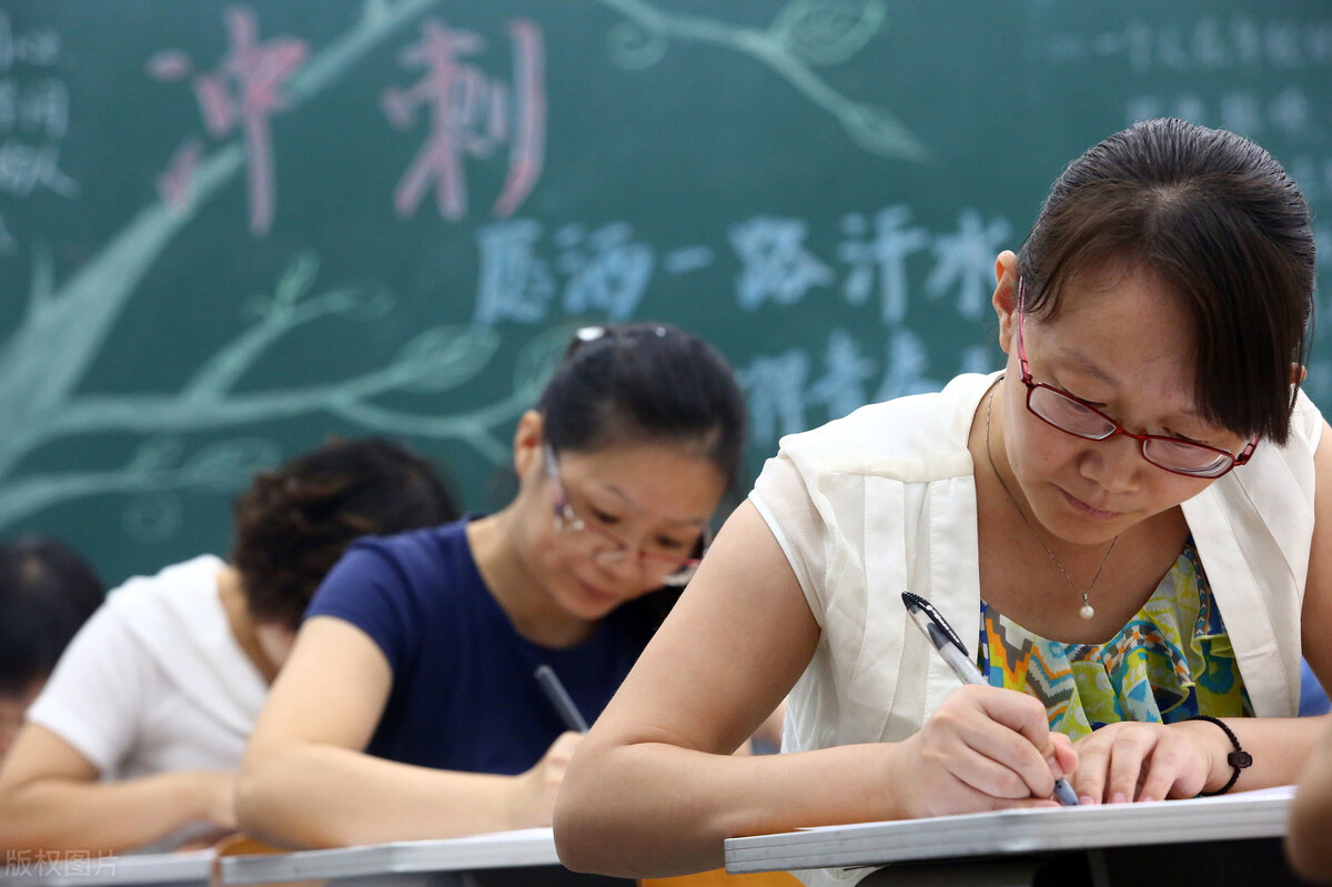 學生未來想當大學老師，該如何規劃？需要具備哪些條件？