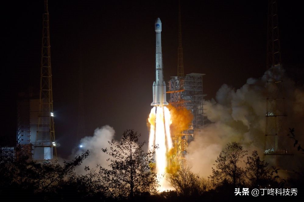 北斗发射计划为何推迟？同一天美国发生断网，