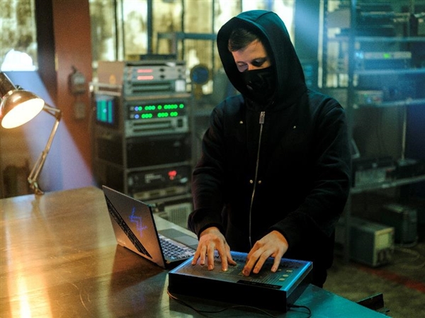 双信仰加值！ROG幻14 Alan Walker典藏版13999起售