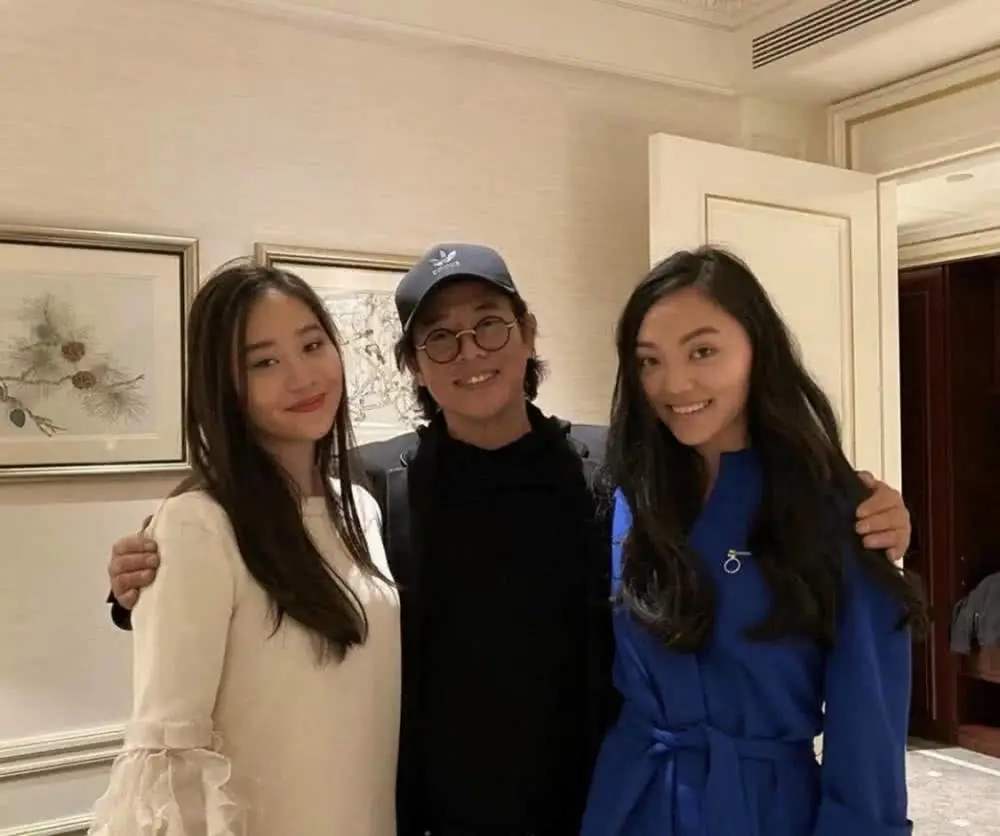 让女儿管自己叫哥哥，说利智是虎妈，李连杰的人生后半场