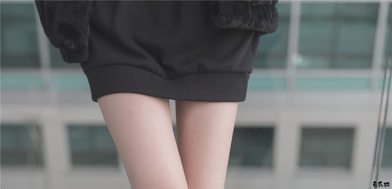 【福利姬】让人喜欢的黑丝及膝袜小细腿！太美了（48P）