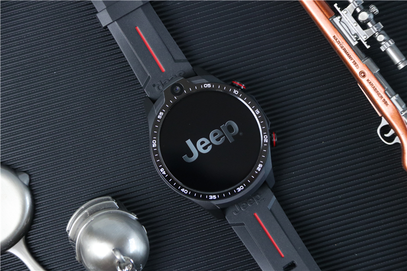 车企跨界造手表媲美手机，能刷抖音能拍照，Jeep黑骑士体验