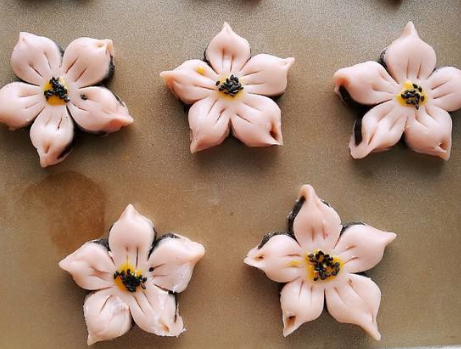 图片[5]-网红桃花酥的做法 造型美观 能酥的掉渣-起舞食谱网