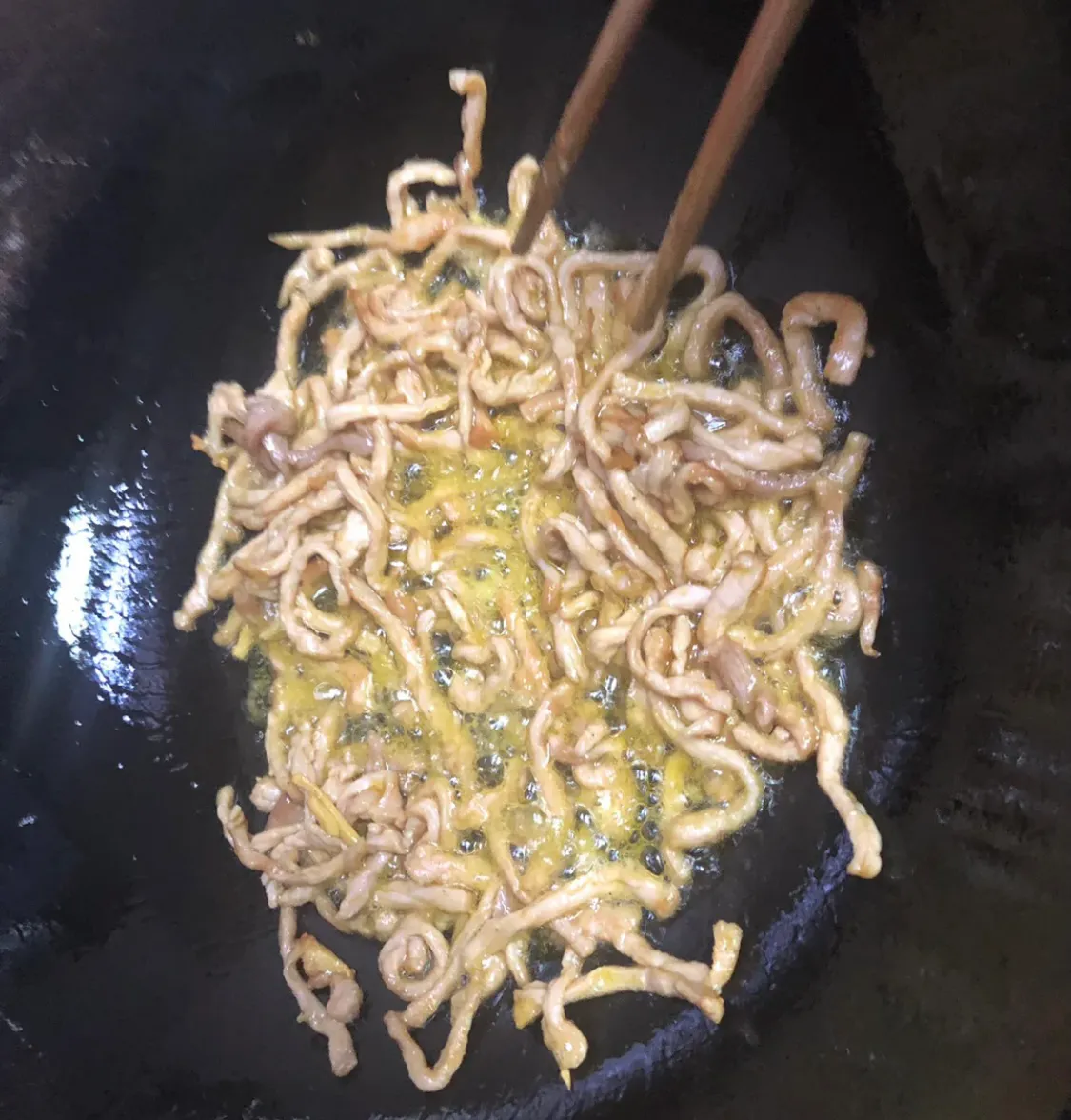 家常菜:青椒炒肉 美食做法 第6张 家常菜:青椒炒肉 美食做法 第6张