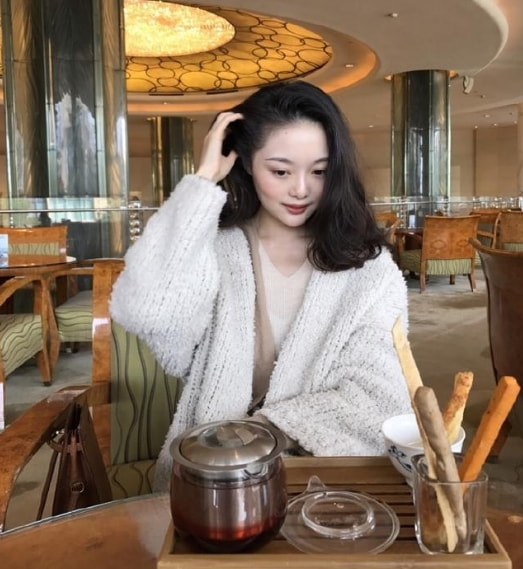 「京圈貴婦」晚晚:一個「大餅臉網紅」的「借夫上位」史 - 資訊咖