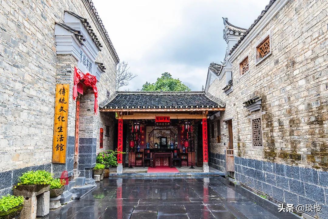 The owner spent 11 years investing 400 million yuan to build an ancient village with very few tourists