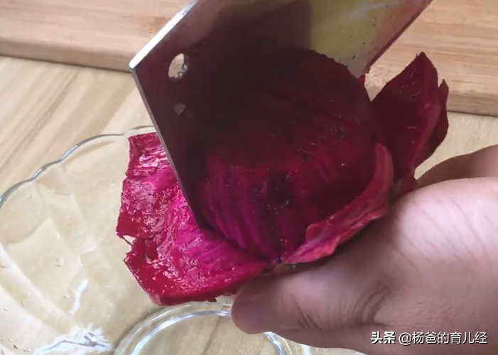 Add 2 eggs to dragon fruit to make pimple soup too delicious, delicious and nutritious, especially for children
