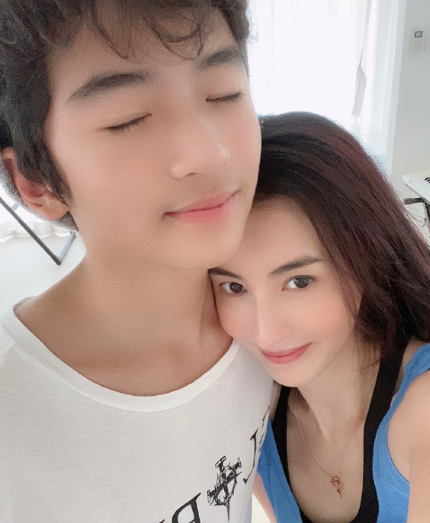 Humble of king of Xie Ting sharp edge pulls a hand to return abode together, zhang Baizhi busy job does not forget to accompany a son, parental difference is big