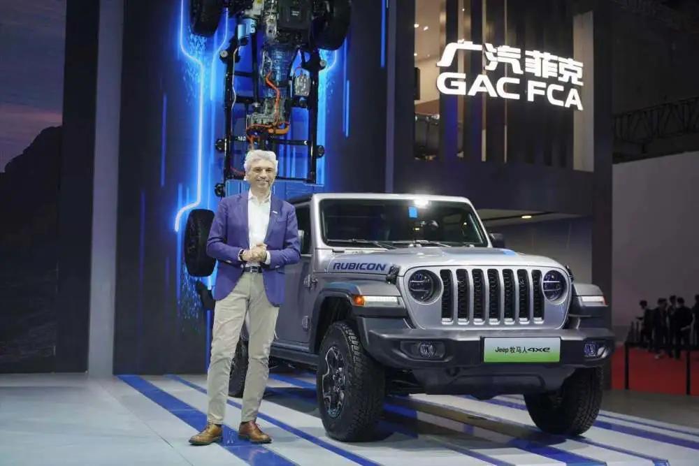 牧马人“触电”，传祺影豹内饰亮相，上海车展的广汽集团有看头