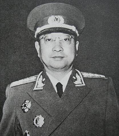 李云龙最怕的男人，蒋介石都不敢杀，《亮剑》旅长原型是何方神圣