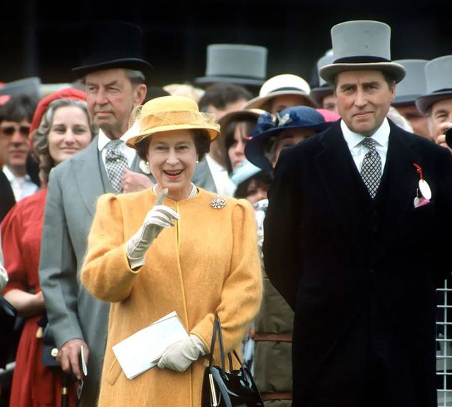 “唐顿庄园”的主人，英女王随叫随到的蓝颜知