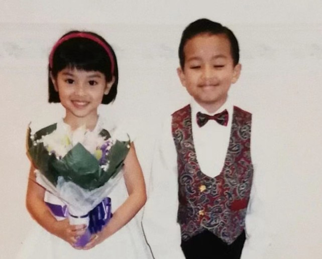 鄭嘉穎幼子正面曝光，帥氣得驚艷，沒有遺傳媽媽跟舅舅的印度長相