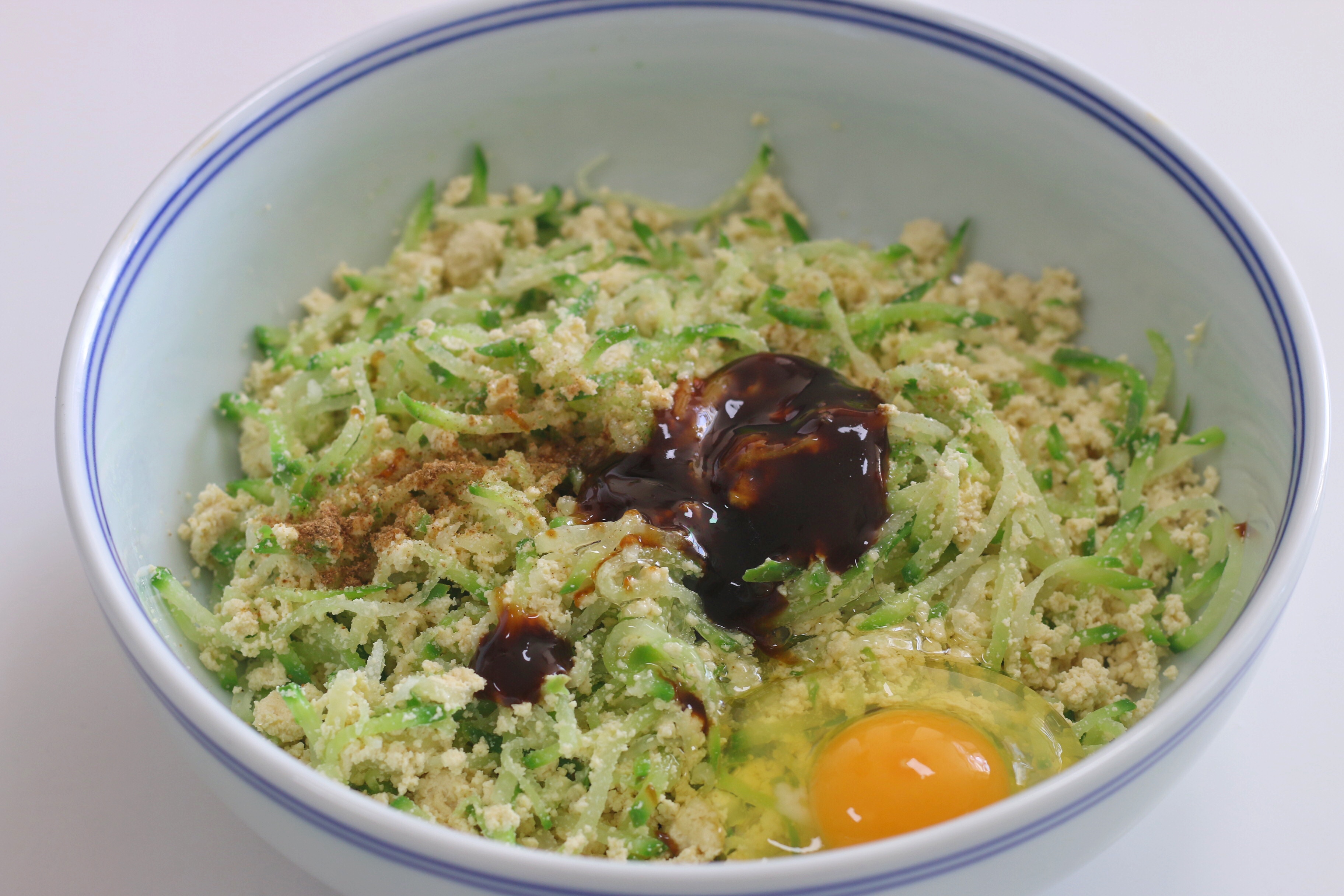 我家炸丸子不用油，照样外酥里嫩，好吃没负担，天天吃都不怕