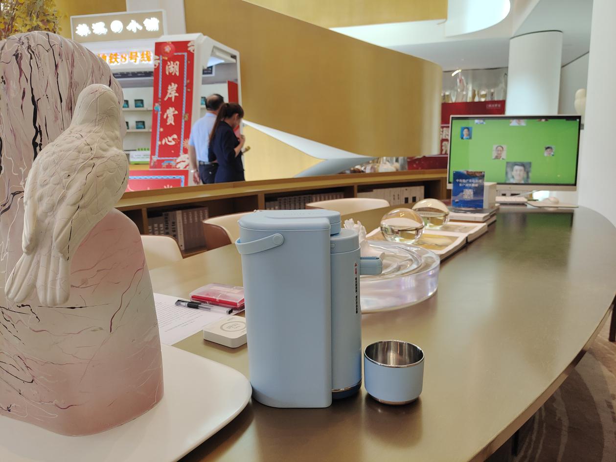解锁更多使用场景——浩诗便携式饮水机，居家、旅游、办公皆相宜