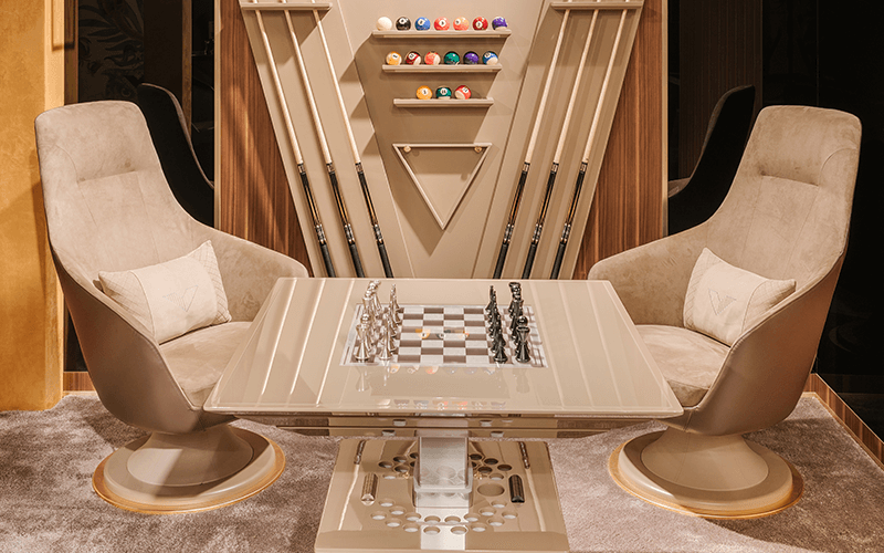 挥金如土的有钱人，喜欢在家玩什么？