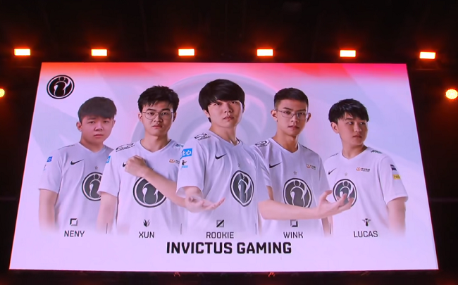LPL《饭堂》持续输出，UZI复出最大呼声是IG，Theshy再次被点名