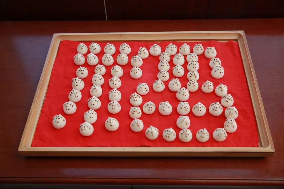 Spend the New Year atmosphere group! 200 million people are surrounded of view " Shandong big steamed bread " , 