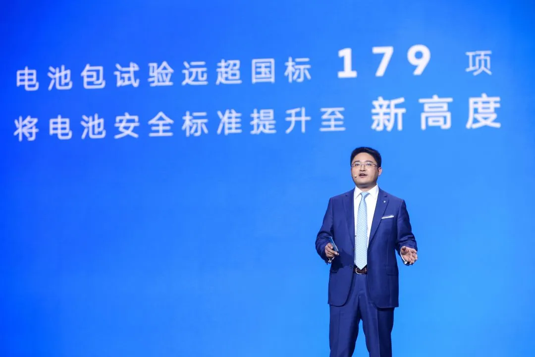 ID.4 CROZZ领衔，合资打响反击造车新贵第一枪