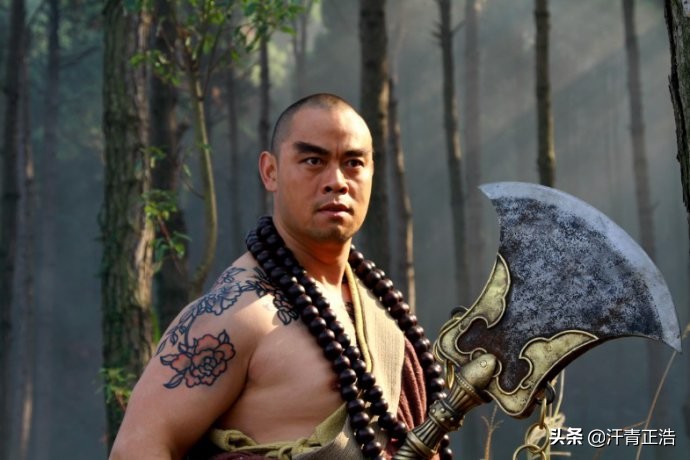 武松在六和寺出家，朝廷赏了他十万贯，这笔钱