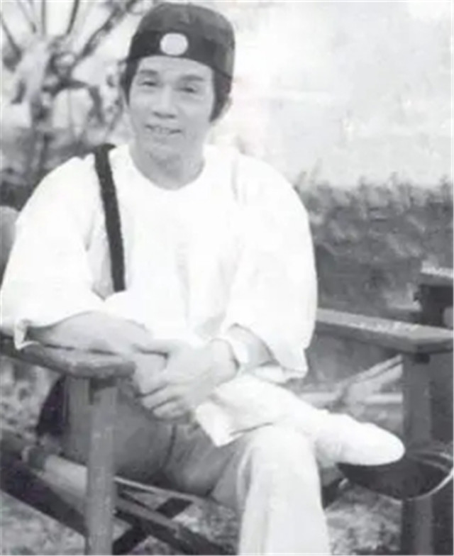 2001年，刘家良为给小30岁娇妻惊喜，突袭回家3分钟后男领导坠亡