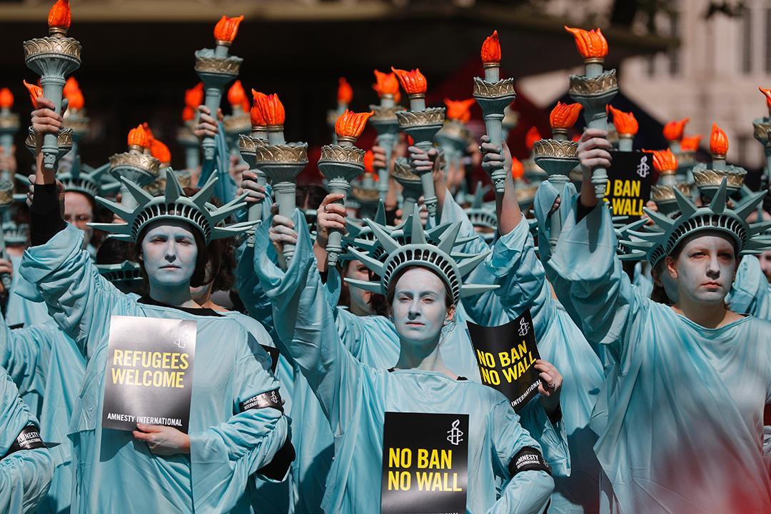 人權大師打人拳，西方媒體齊發炎