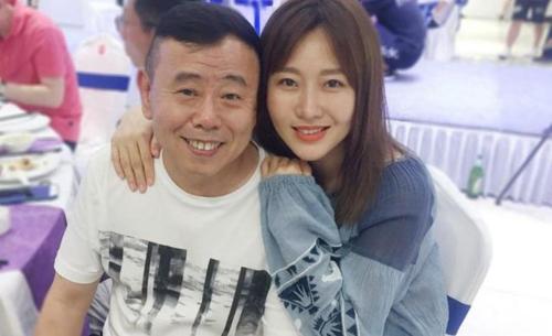 潘长江比郭德纲大十几岁，出道早很多年，为什么还被郭德纲叫大哥