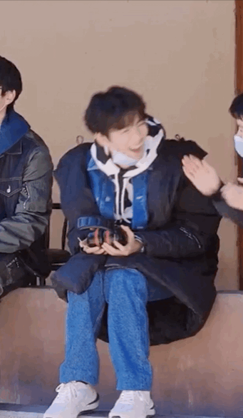 A piece of of Wang Junkai tall paste pursues, be praised by vermicelli made from bean starch however again and again, it is exaggerate or be practical and realistic