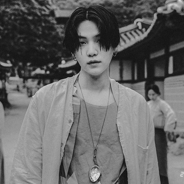 防弹少年团SUGA卷入邪教风波，当事人非常自责，公司发表道歉声明