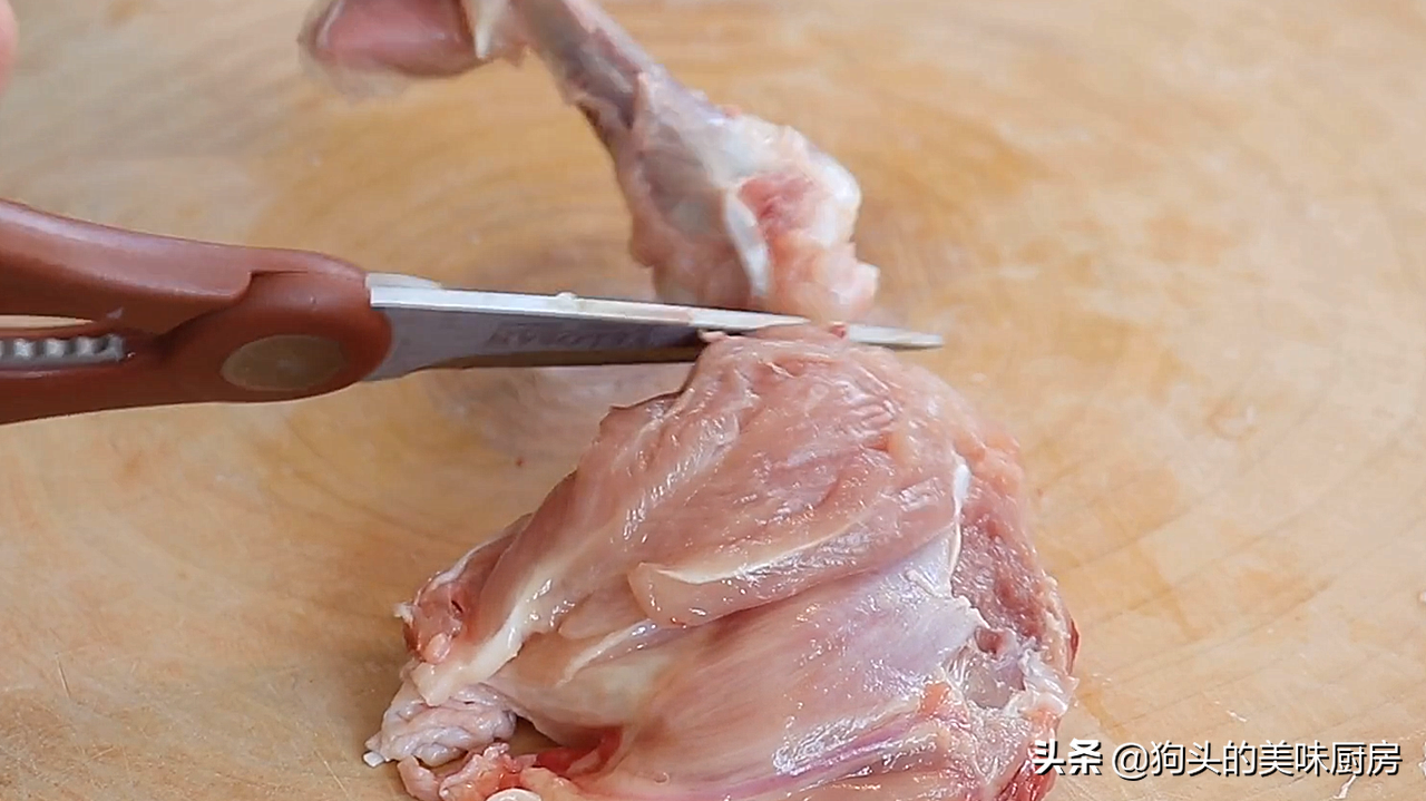 懒人香酥鸡肉饼做法，不揉面不醒目，鲜嫩多汁，层次丰富太香了