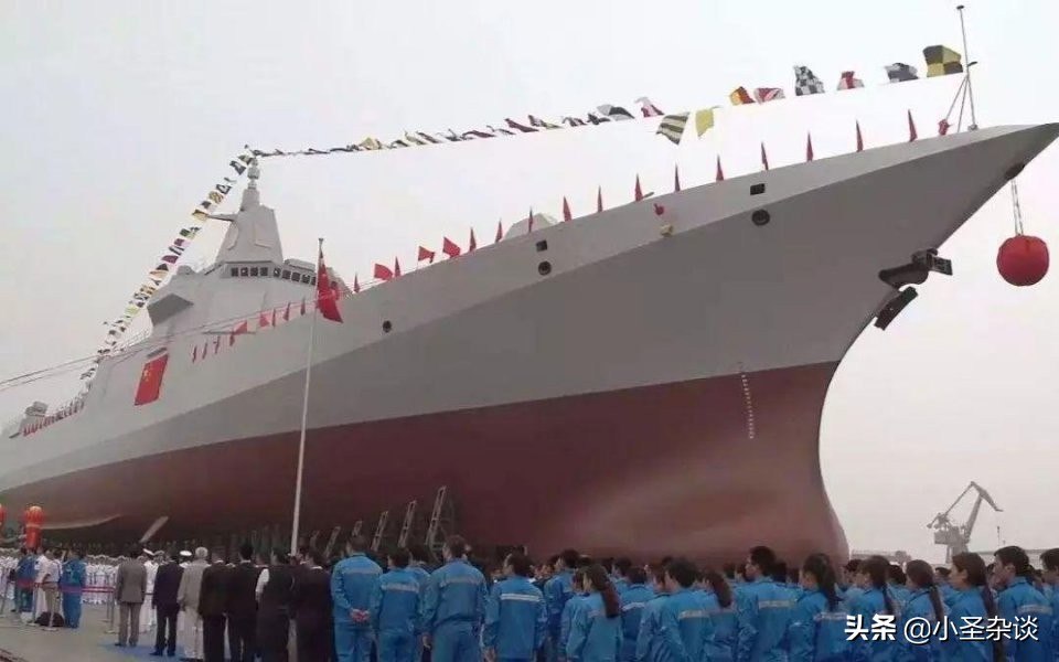 第7艘055型万吨大驱在江南造船厂下水，首批8艘或