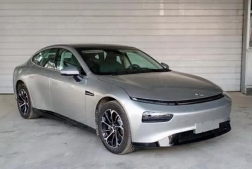 下代AMG C 63将搭载四缸机，米其林推出电动车运动胎