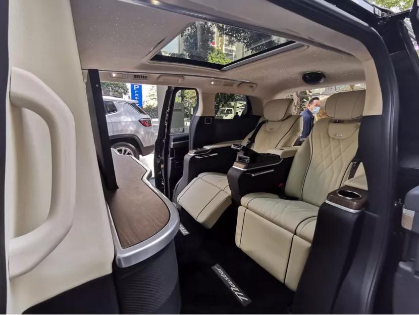 劳斯莱斯将基于宝马i7开发电动车，成都国际车展8月开幕