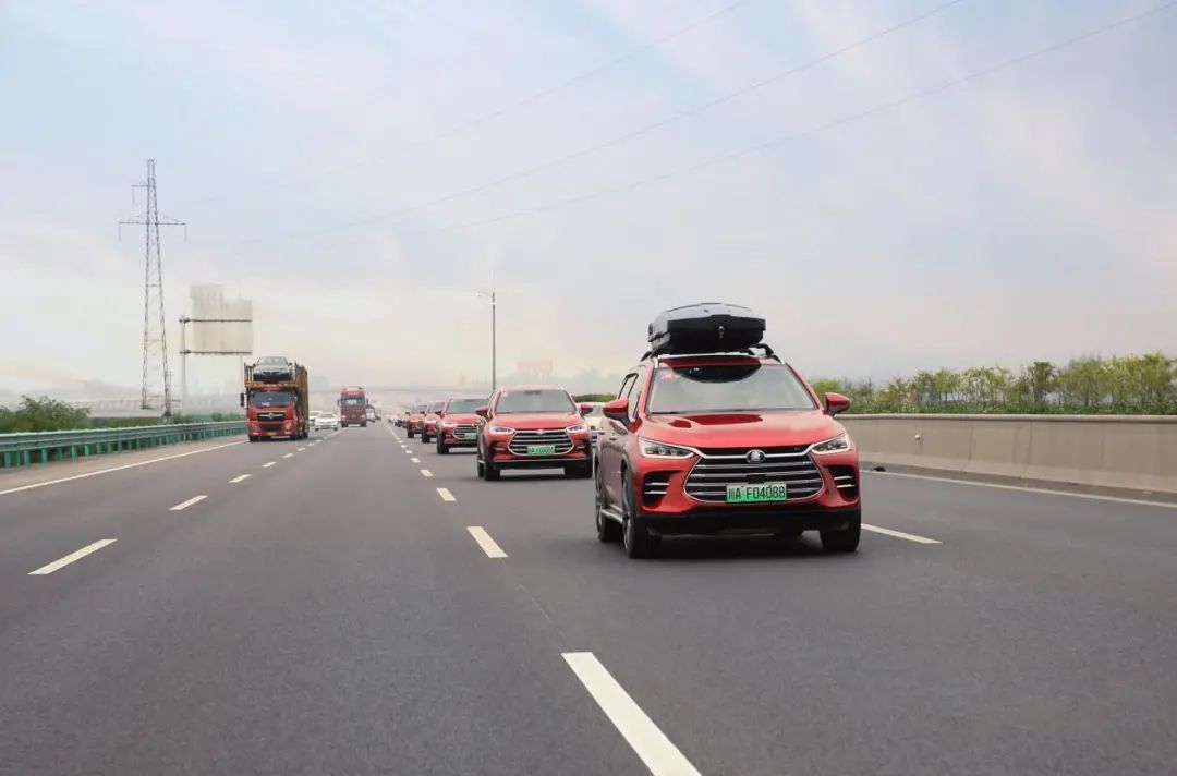 “迪粉”线上重拳出击，线下又是什么样？