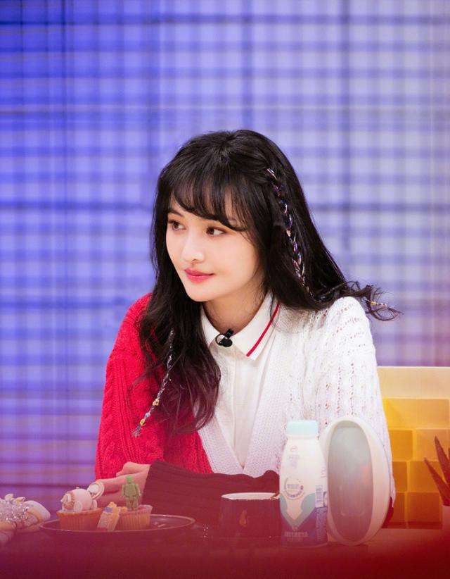 郑爽又惹争议，遭自家粉丝大规模抵制，原因让