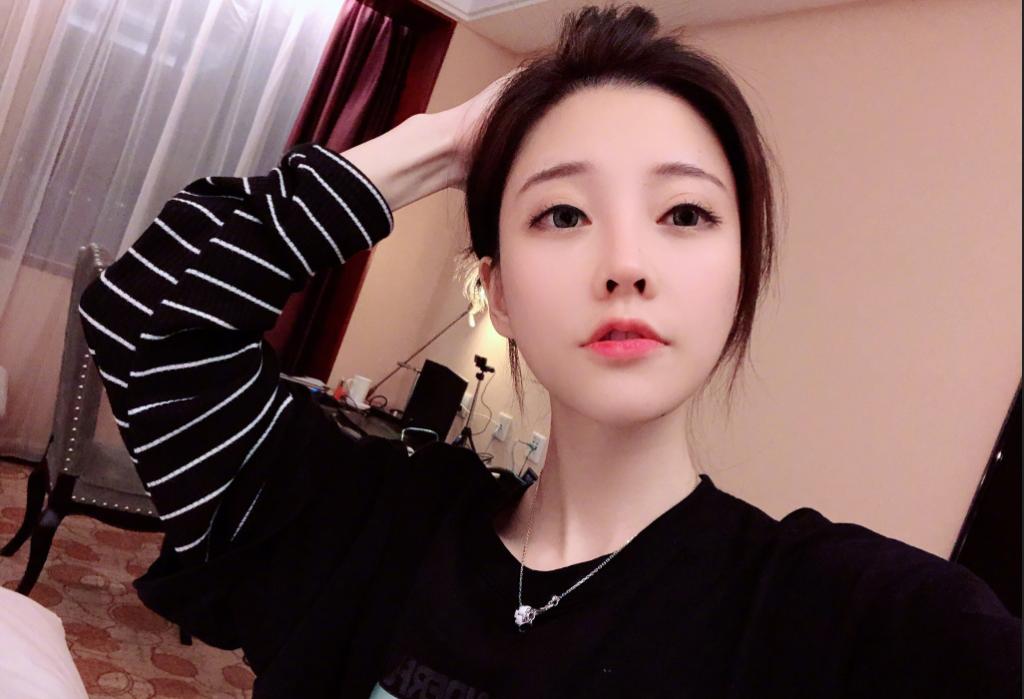 Feng Timo's 18yearold art test photos were released, which is very