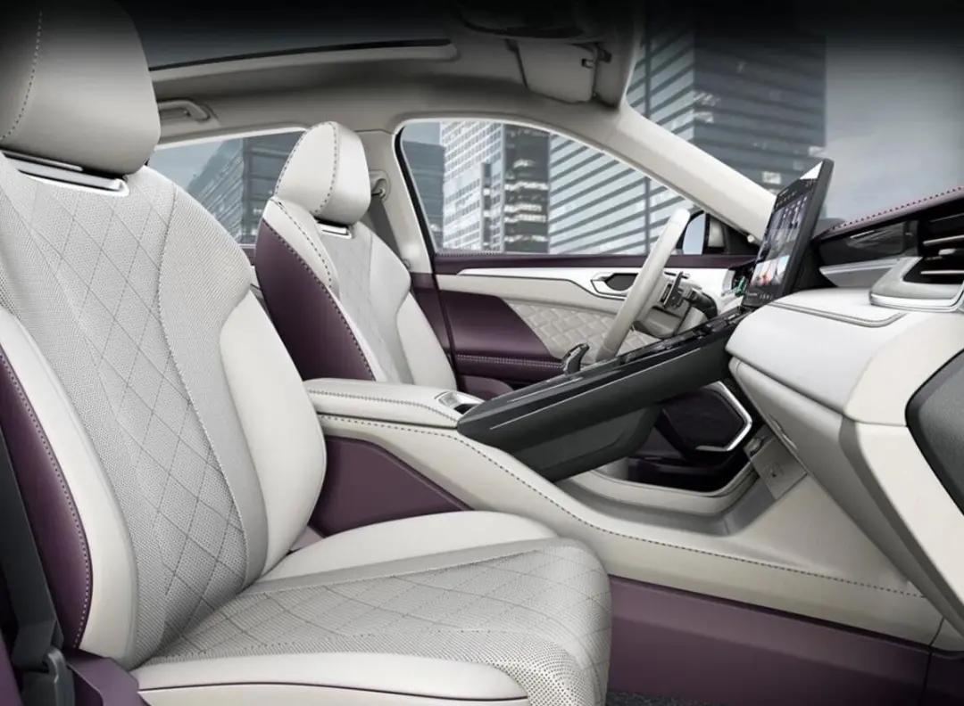 插混版纯电续航达到200km，这款WEY全新车型挑战合资品牌