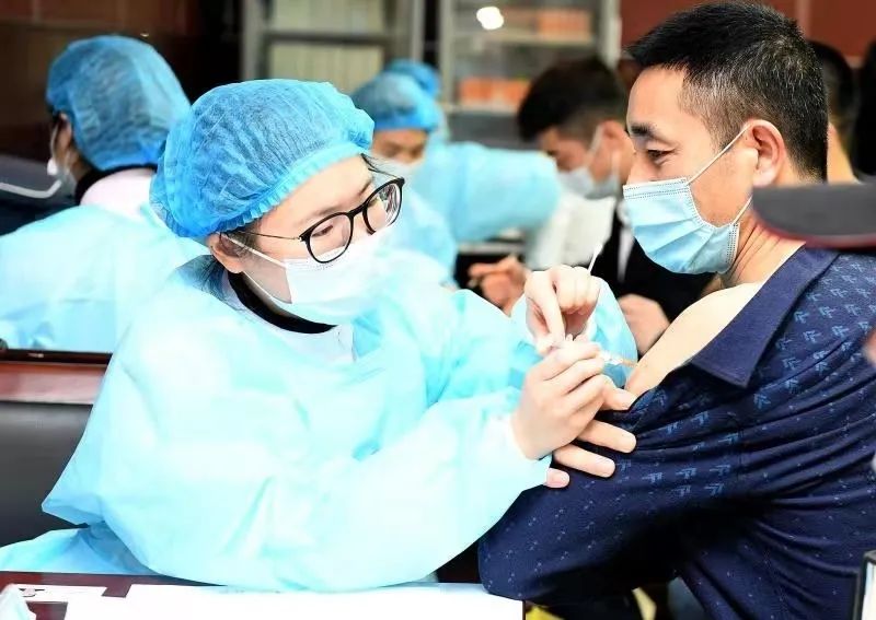 浙江交通集团奉化收费中心所为一线员工接种新冠疫苗