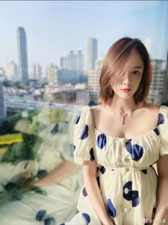 陳喬恩：沒(méi)有背景的女孩闖天下，漂亮不是通行證，這兩個(gè)素質(zhì)才是