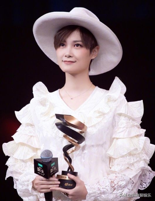 曝光度不高的李宇春，为什么总能压轴出场，抢