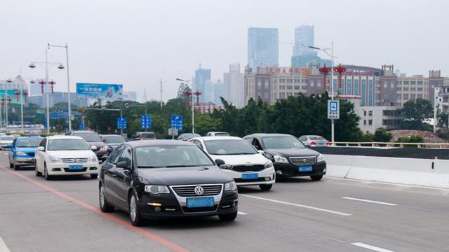 考过了科目4就可以上路开车吗，别着急看仔细