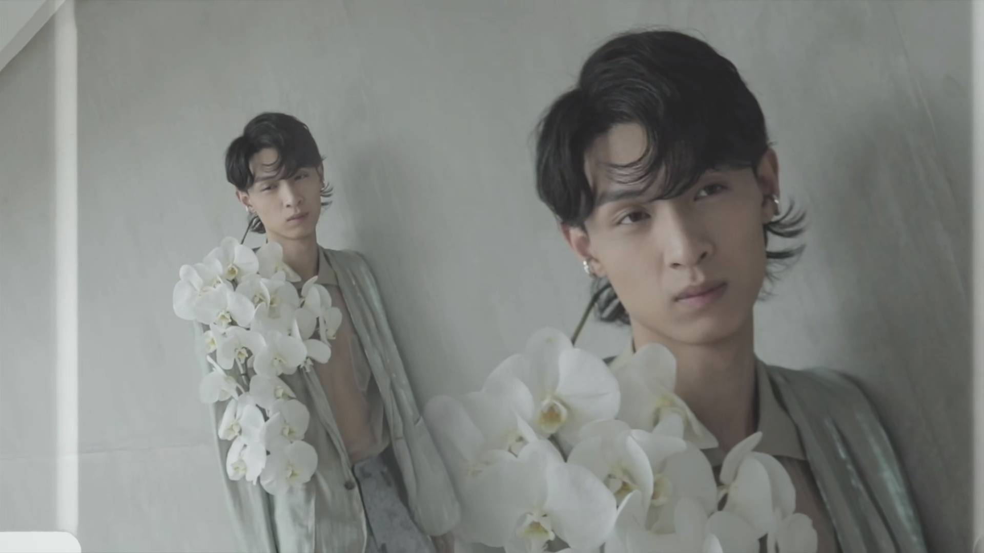 秦霄贤转发一条动态，大伙看出了小道消息