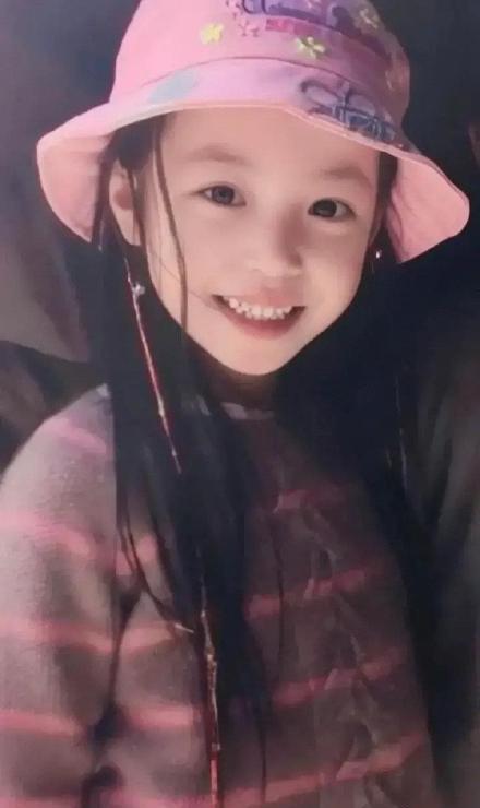 趙薇女兒人美心善，連續6年生日做慈善，捐款已高達上百萬