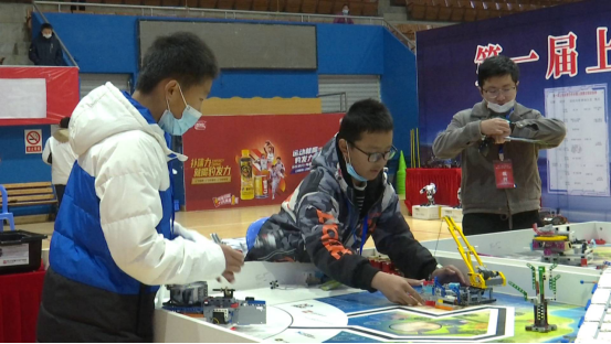 福建省上杭县：举行首届全县青少年机器人竞赛